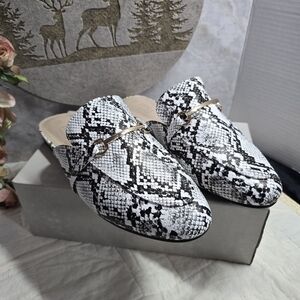 Musshoe Snakeskin Mules Flats Slip on Shoes Sz 10.5